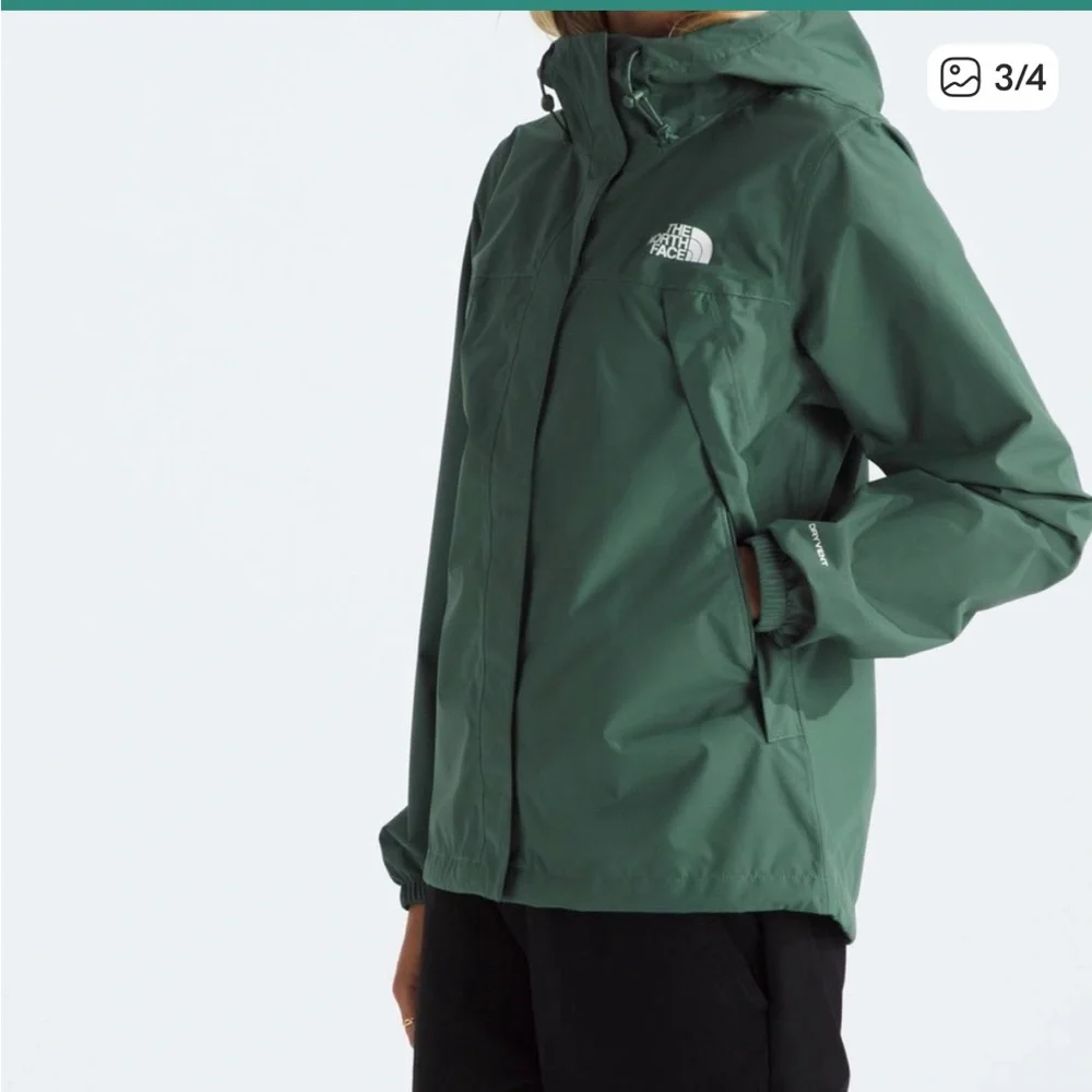 The North Face Green Women's Jacket - Picture 2 of 9